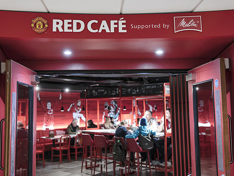 Kaffee bei Manchester United: Ab sofort kommen Fans unter anderem im &quot;Red Caf&#233;&quot; in den Genuss deutscher R&#246;staromen.