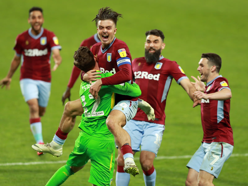 Aston Villas Keeper Jed Steer & Co. feiern den Einzug ins Finale um den Aufstieg. 