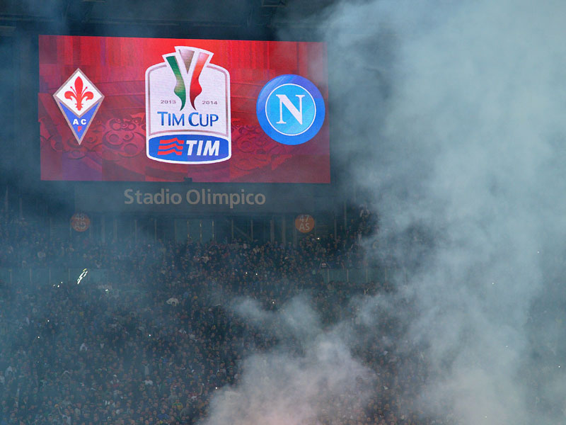 Im und rund um das Stadio Olimpico kam es beim Pokalfinale zwischen Florenz und Napoli zu schweren Krawallen mit sechs Verletzten.