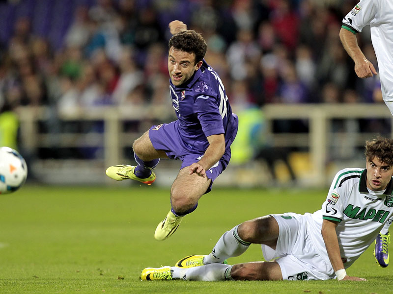 Einmal mehr f&#252;r l&#228;ngere Zeit nicht am Ball: Fiorentina-St&#252;rmer Giuseppe Rossi (l.).