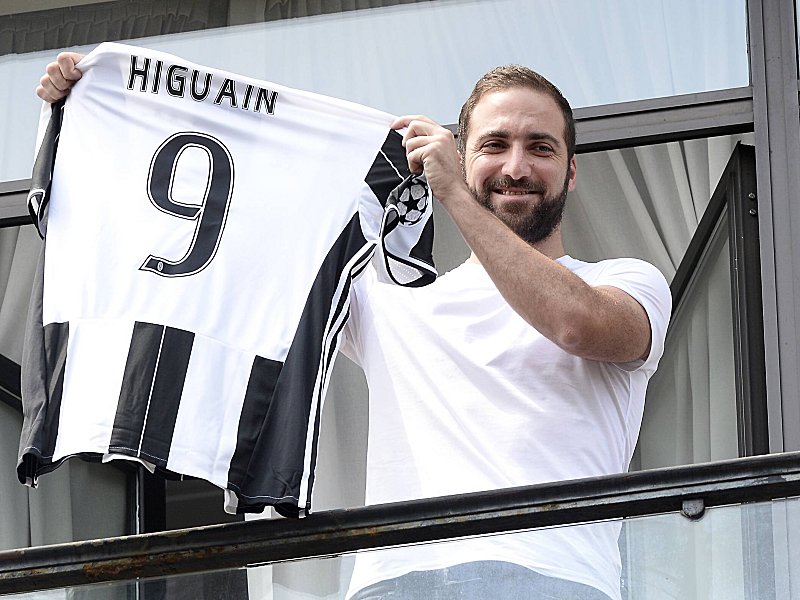 Die neue Nummer 9 von Juventus Turin: St&#252;rmer Gonzalo Higuain.