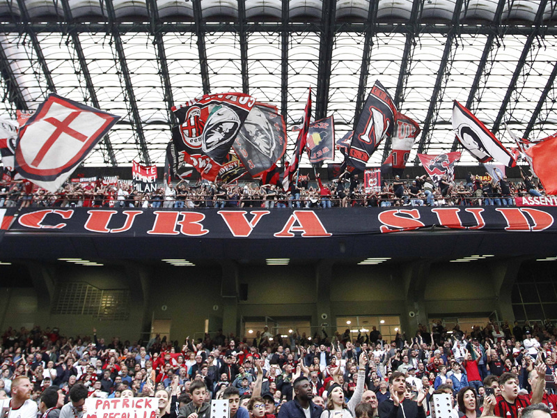 Neuer Besitzer: F&#252;r die Milan-Fans bleiben die Tage rund um ihren Klub turbulent.