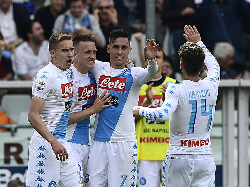 Mit einem deutlichen 5:0 bei Torino erhebt Napoli Anspruch auf die Vizemeisterschaft.