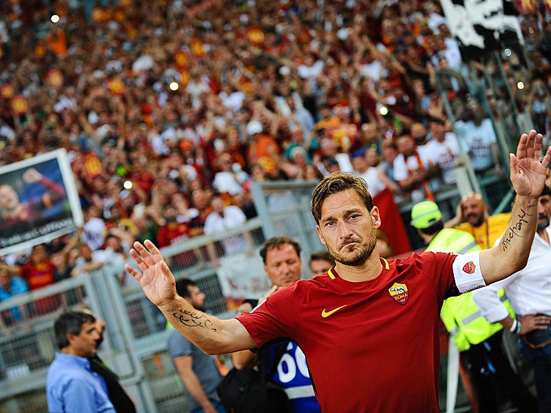 Der ewige R&#246;mer verabschiedete sich als aktiver Spieler von seiner Roma: Francesco Totti sagte &quot;Ciao&quot;.