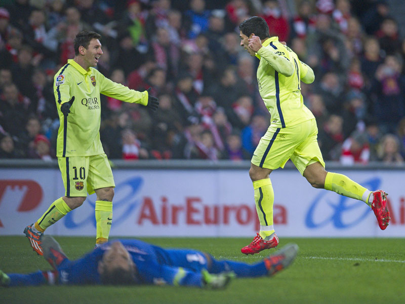 Lionel Messi und Luis Suarez sind obenauf - Bilbao-Keeper Gorka Iraizoz ist wahrlich &quot;gepl&#228;ttet&quot;.