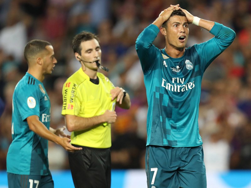 Entsetzen pur: Cristiano Ronaldo hatte seine Nerven nach einer Fehlentscheidung gegen ihn nicht im Griff.