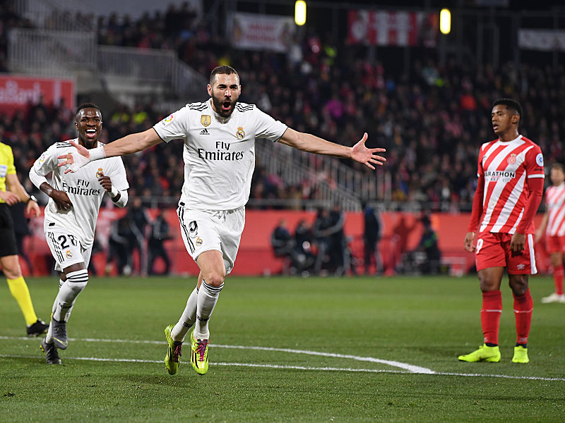 Real Madrids Karim Benzema jubelt &#252;ber eines seiner Tore in Girona.