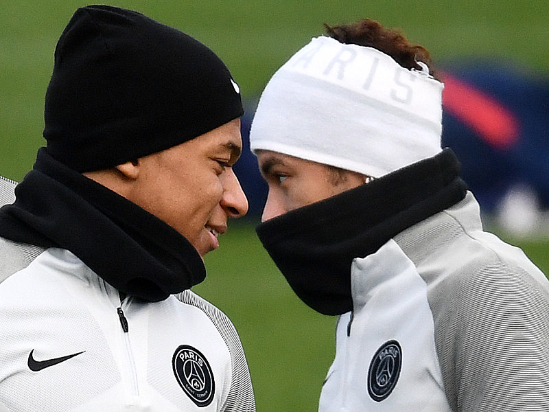 Nur die K&#228;lte tr&#252;bte die gute Stimmung ein: Das 400-Millionen-Duo Kylian Mbapp&#233; (li.) und Neymar am Montag im PSG-Training.