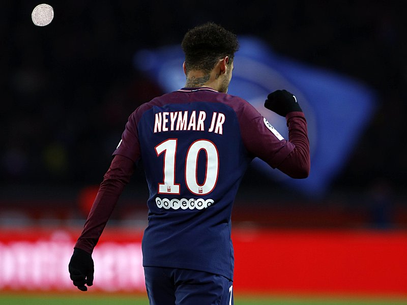 Reist ab Richtung Brasilien, unterzieht sich einer Operation - und fehlt Paris Saint-Germain: Superstar Neymar.