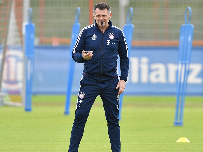 Kein Co-Trainer beim FC Bayern mehr, den Fu&#223;ball verfolgt er dennoch weiter: Willy Sagnol.