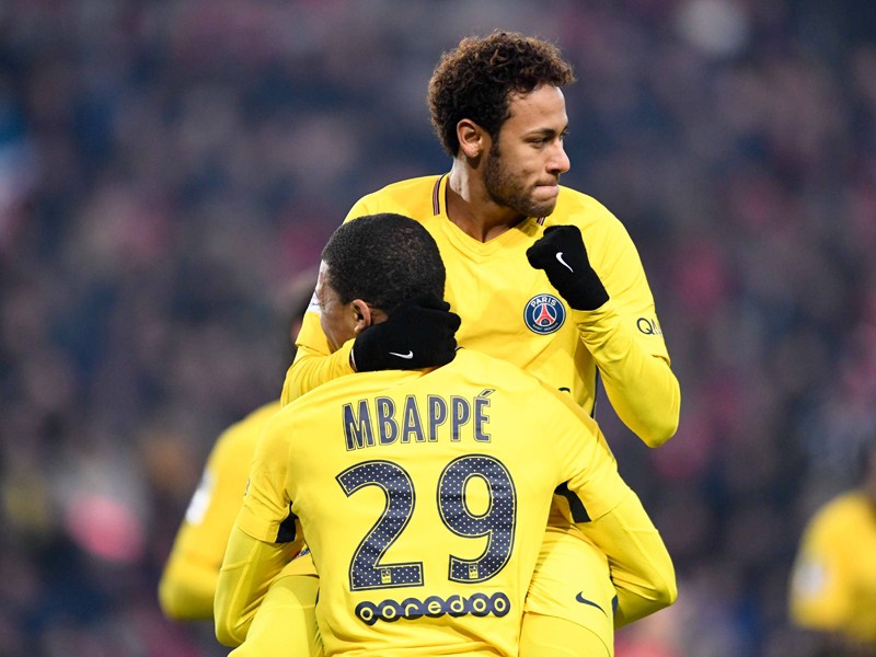 Dynamisches Duo: Neymar und Kylian Mbapp&#233; legten sich in Rennes ihre Tore gegenseitig auf.