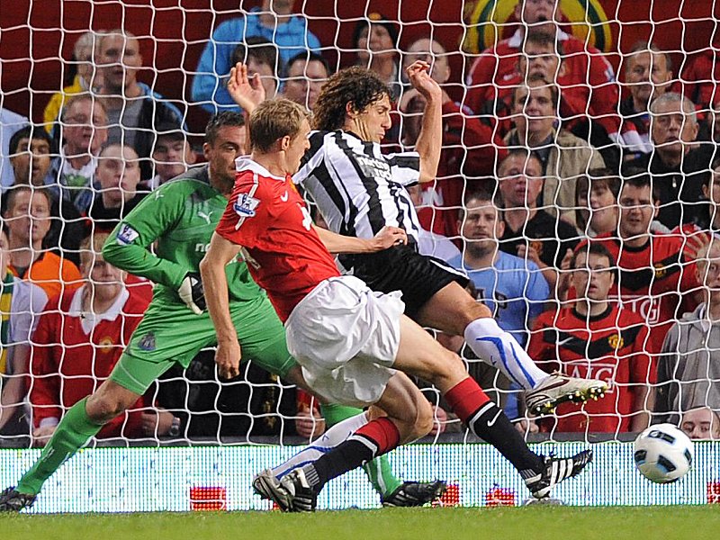 Die Vorentscheidung in Old Trafford: Darren Fletcher trifft aus der Drehung zum 2:0.