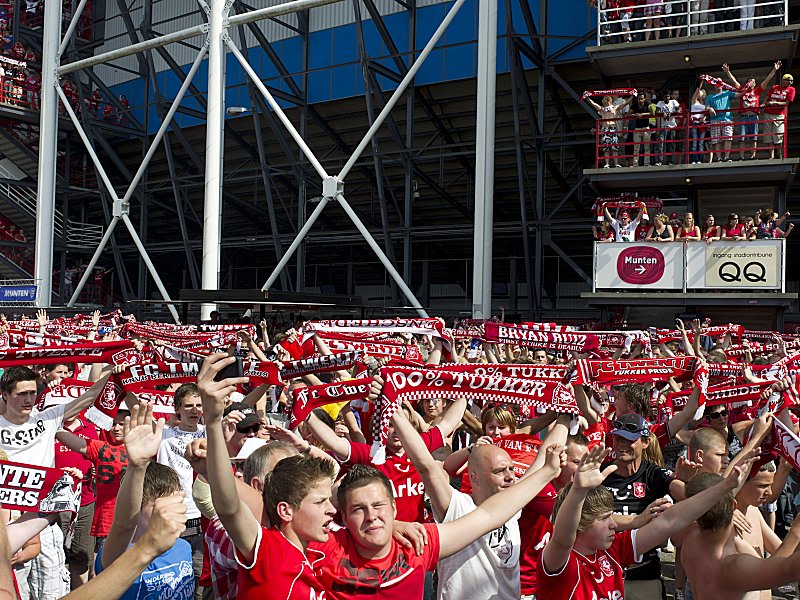 Am Ende jubelten die Fans von Twente Enschede &#252;ber den Pokalsieg.