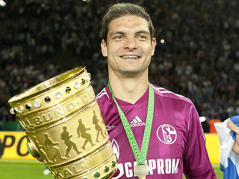 Mit Schalke gewann Angelos Charisteas zum Abschied aus Deutschland noch den DFB-Pokal.