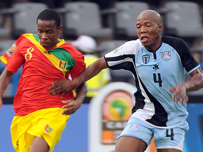 Traf in der Nachspielzeit der 1. Halbzeit f&#252;r Guinea: Ibrahima Traor&#233; (li.).