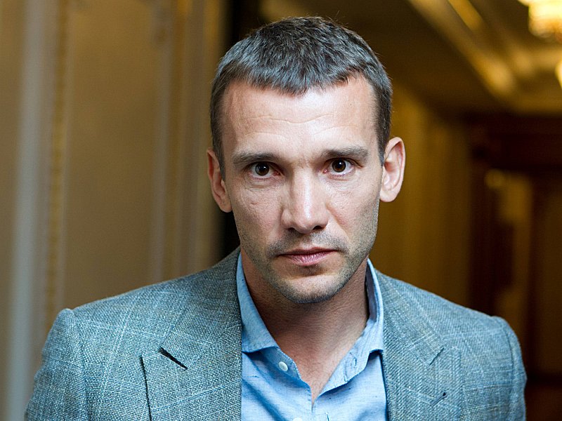 Feiner Zwirn statt Trikot: Andriy Shevchenko beendet seine Karriere und will in die Politik einsteigen.