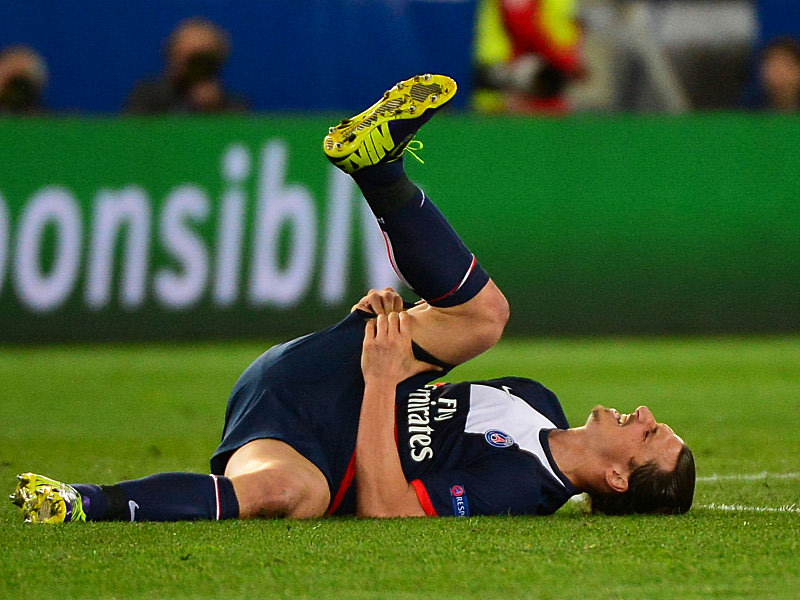 PSG-Star Zlatan Ibrahimovic wird wegen einer Muskelverletzung wohl mehrere Wochen ausfallen.