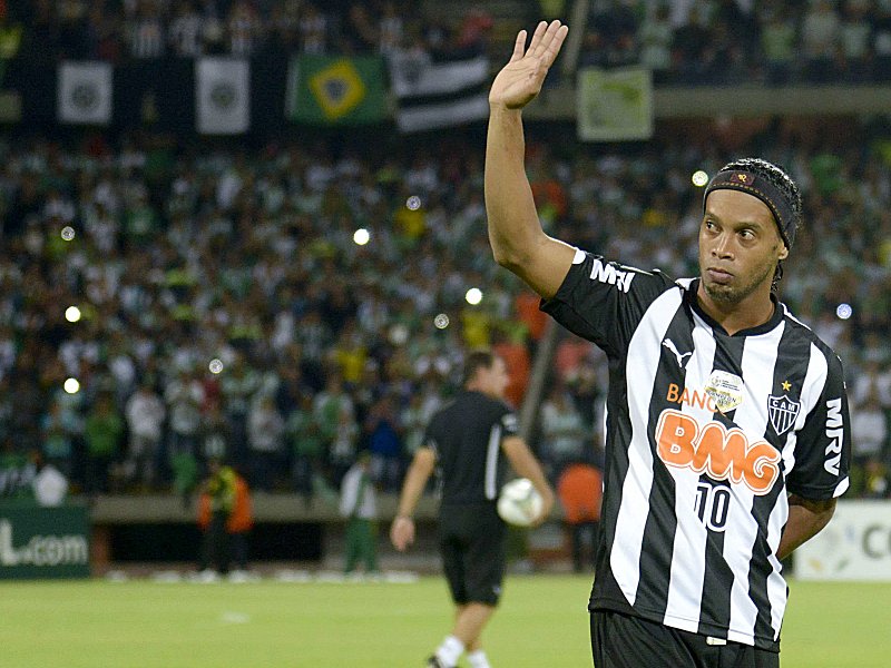 Sagt den Anh&#228;ngern von Atletico Mineiro Tsch&#252;ss: Ronaldo de Assis Moreira - Ronaldinho.