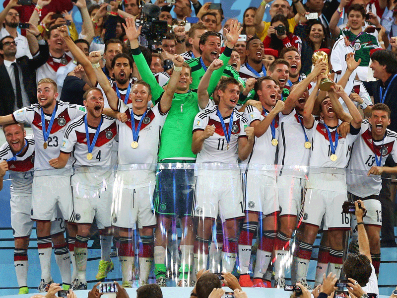 Thront weiter an der Spitze der Weltrangliste: Die deutsche Fu&#223;ballnationalmannschaft.