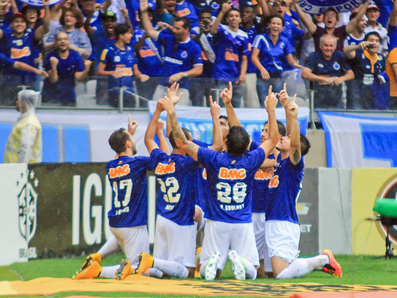 Die Spieler von Cruzeiro Belo Horizonte feierten ausgelassen den zweiten Meistertitel in Folge.