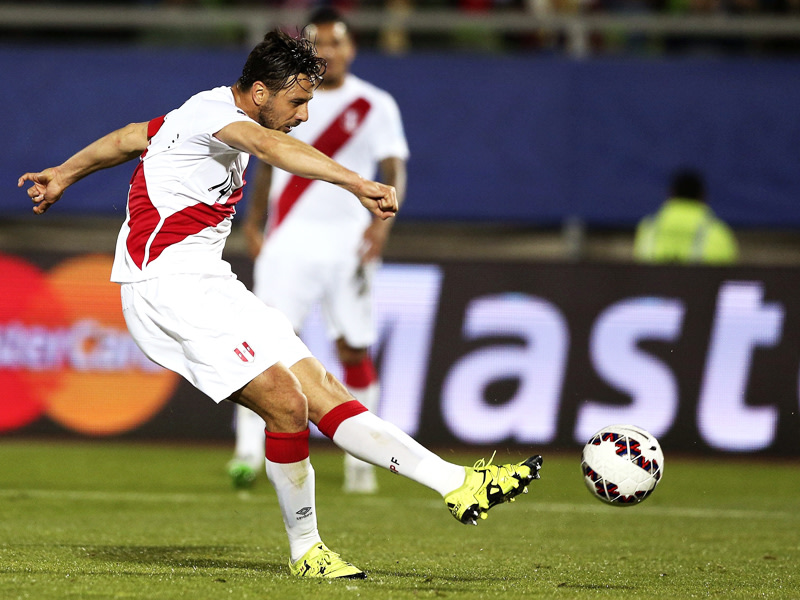 Matchwinner: M&#252;nchens Claudio Pizarro schoss Peru zum 1:0-Erfolg gegen Venezuela. 