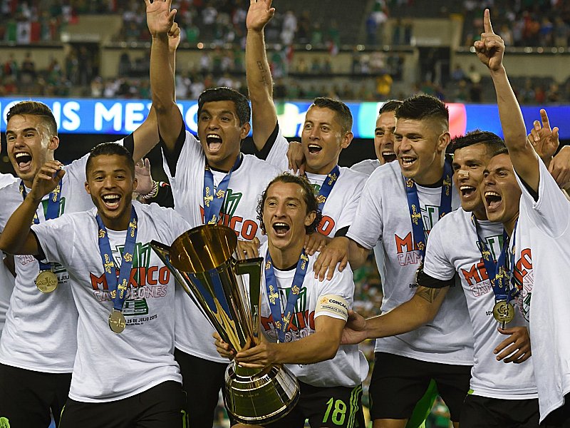 Jubel um Kapit&#228;n Guardado: Die Mexikaner durften in Philadelphia den Gold-Cup in die Luft stemmen.