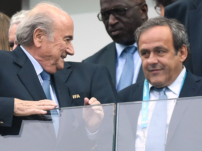 Zwei Millionen Franken f&#252;r Berater-T&#228;tigkeiten? Joseph S. Blatter (l.) und Michel Platini (r.).