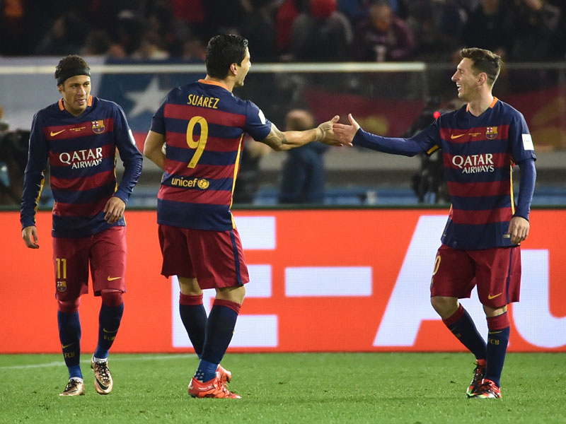 F&#252;hrten den FC Barcelona zum dritten Gewinn der Klub-WM: Neymar, Luis Suarez und Lionel Messi (v.li.).