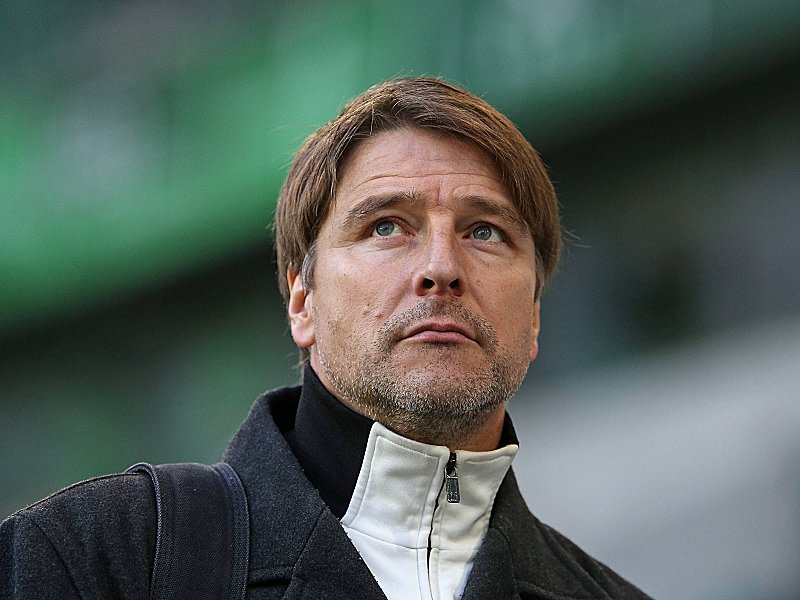 Oenning übernimmt Vasas Budapest Int. Fußball kicker