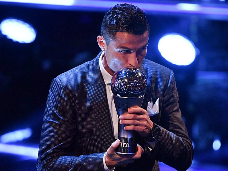 Nach Meisterschaft und Champions-League-Triumph folgte die pers&#246;nliche Auszeichnung vonseiten der FIFA - f&#252;r Cristiano Ronaldo.