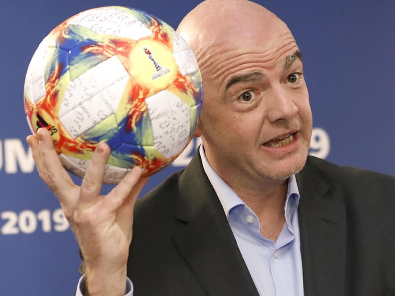 Die Klubs stellen sich gegen FIFA-Pr&#228;sident Gianni Infantino.