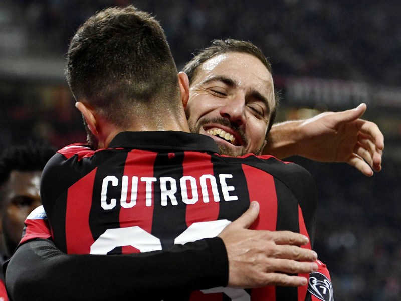Torsch&#252;tzen unter sich: Patrick Crutone und Gonzalo Higuain erzielten die ersten beiden Treffer f&#252;r Milan.