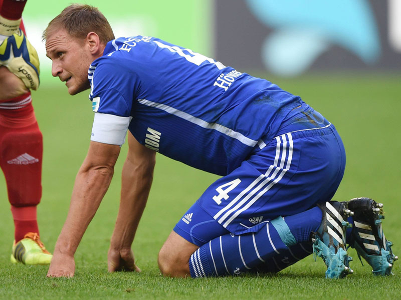 Der n&#228;chste Verletzte bei Schalke 04: Benedikt H&#246;wedes fehlt nicht nur beim FC Chelsea.
