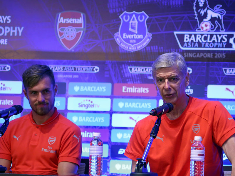 Verspr&#252;hten Zuversicht auf der Pressekonferenz am Montag: Arsenals Aaron Ramsey und Coach Arsene Wenger.