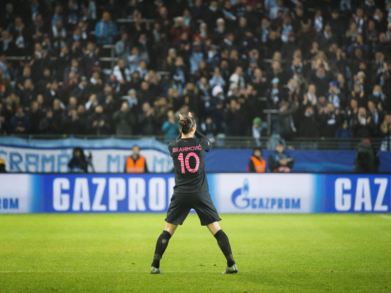 Malm&#246; erhebt sich: Zlatan Ibrahimovic erhielt bei seiner Auswechslung stehenden Applaus.