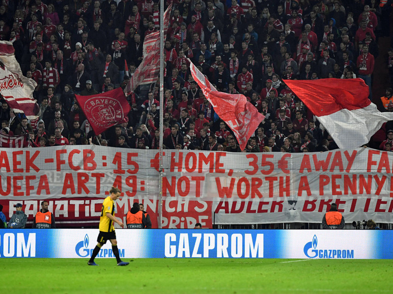 Erfolgreicher Protest gegen &#252;berh&#246;hte Preise in der K&#246;nigsklasse: Bayern-Fans beim Heimspiel gegen Athen.