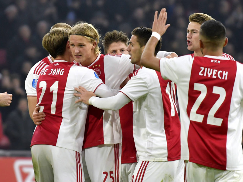 Ajax Amsterdam bekommt es im Achtelfinale der Champions League mit Real Madrid zu tun.