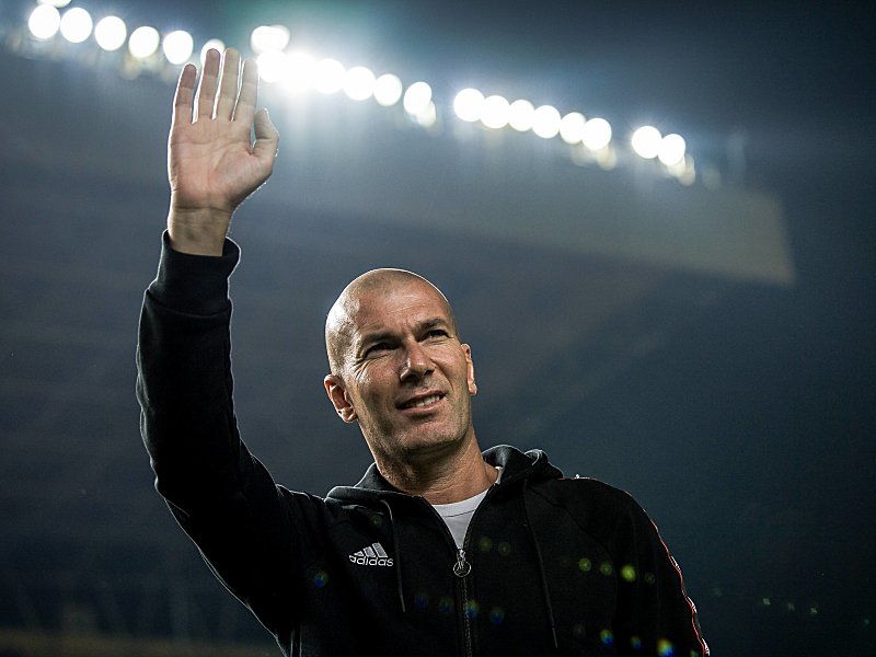 Im Sommer schon wieder auf der Reals Trainerbank? Vereinsikone Zinedine Zidane.