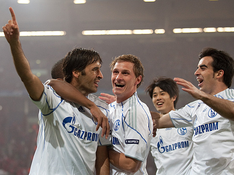 K&#246;nigliche Quote: Raul nutzte seine beiden Chancen eiskalt und verhalf Schalke so zum Sieg.