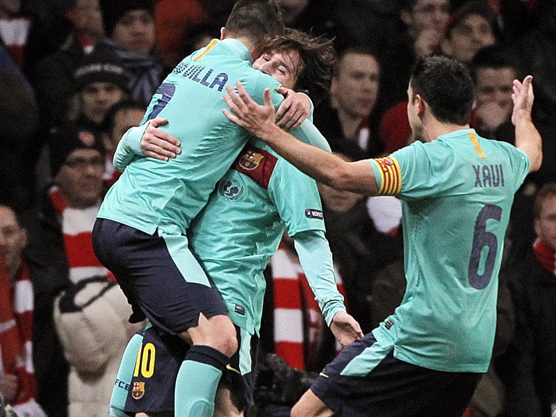 Jubeltraube: Villa, Messi und Xavi freuen sich &#252;ber die soeben erzielte F&#252;hrung.