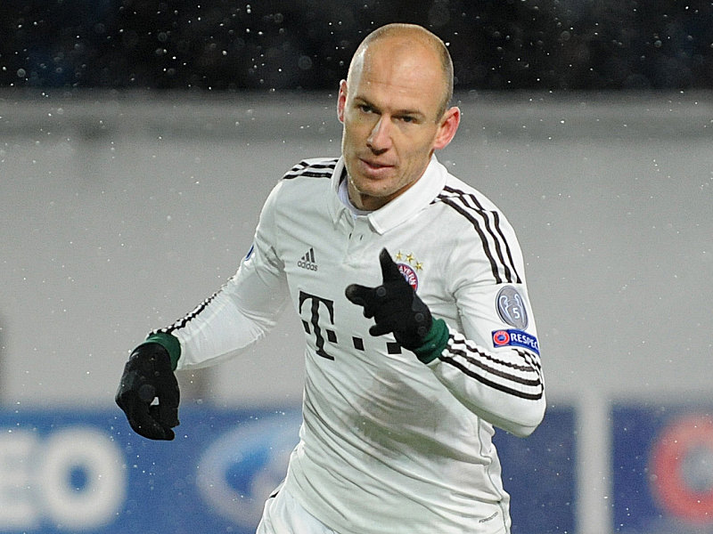 Bejubelt im Schneetreiben von Moskau sein 1:0: Arjen Robben. 