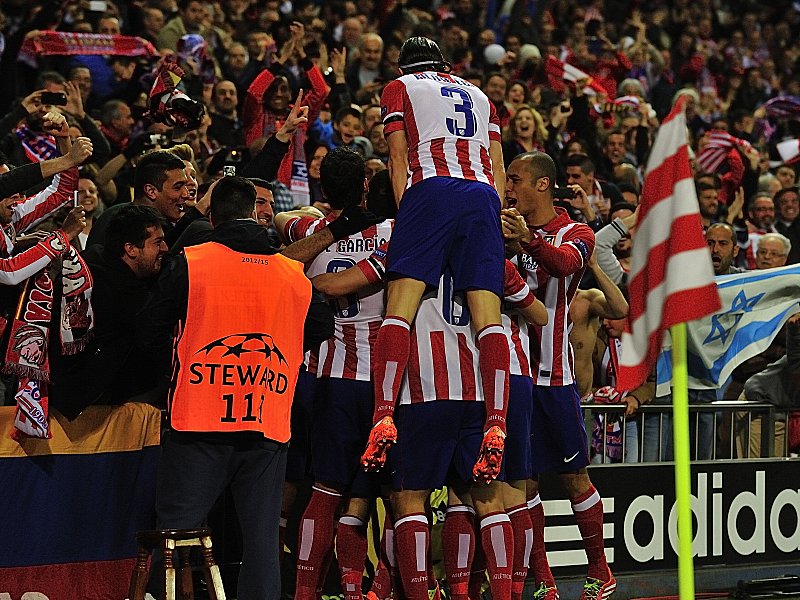 Tore satt: Die Atletico-Fans feierten den Viertelfinal-Einzug mit ihren Lieblingen ausgelassen. 