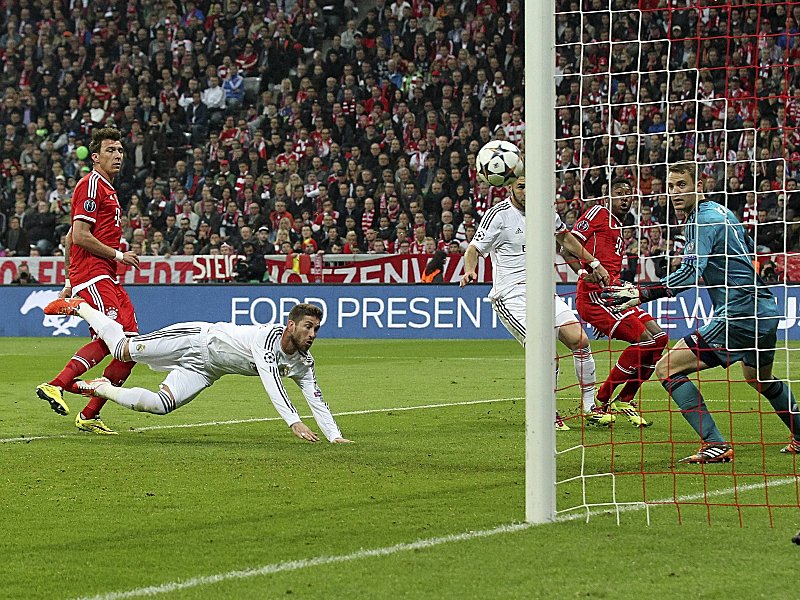 Abflug: Sergio Ramos (links am Boden) markiert mit seinem zweiten Treffer das vorentscheidende 2:0.