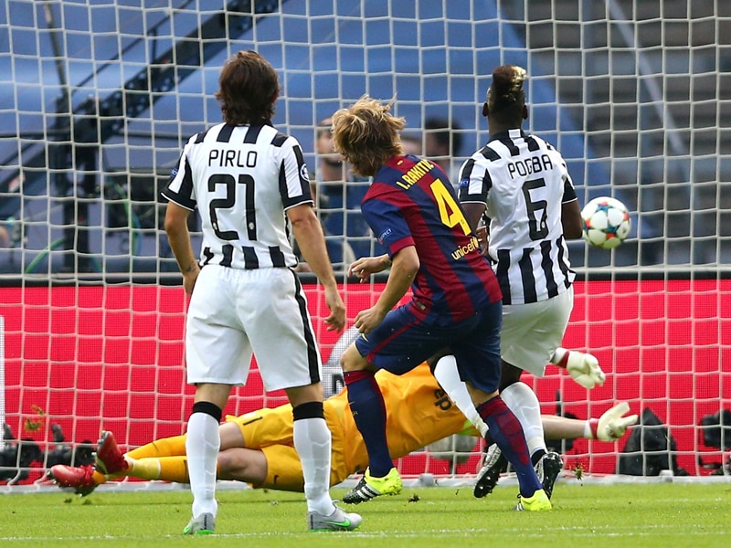 Blitzstart: Barcelonas Ivan Rakitic (#4) trifft zum 1:0.