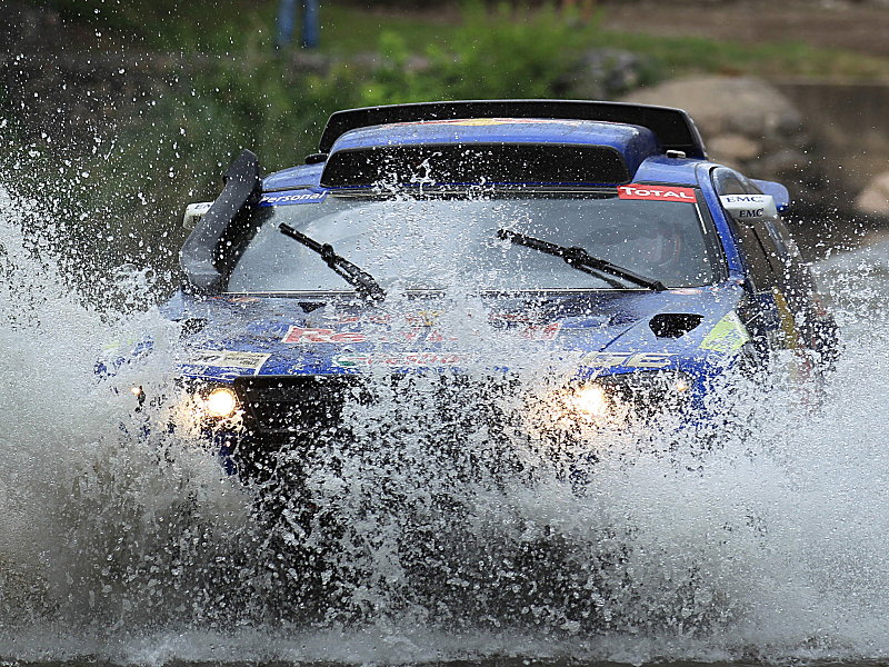 Dakar-Favorit Carlos Sainz gewann gleich die 1. Etappe der Rallye Dakar.