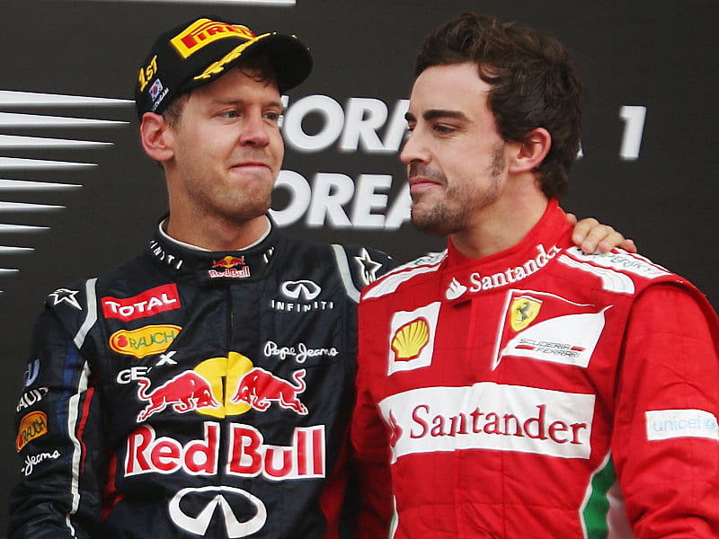 Ab 2014 Kollegen bei Ferrari? Weltmeister Sebastian Vettel (li.) und sein Rivale Fernando Alonso.