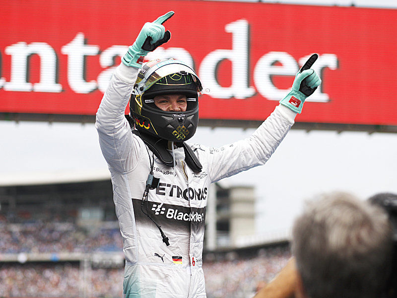 Grandioses Ende einer fantastischen Woche: Nico Rosberg feiert den Sieg auf dem Hockenheimring. 