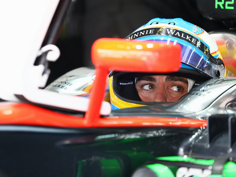 Beweist erstaunliche Gelassenheit: McLaren-Pilot Fernando Alonso. 
