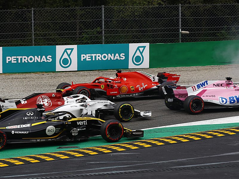 Falsche Richtung: Sebastian Vettel nach seinem Crash in Monza.