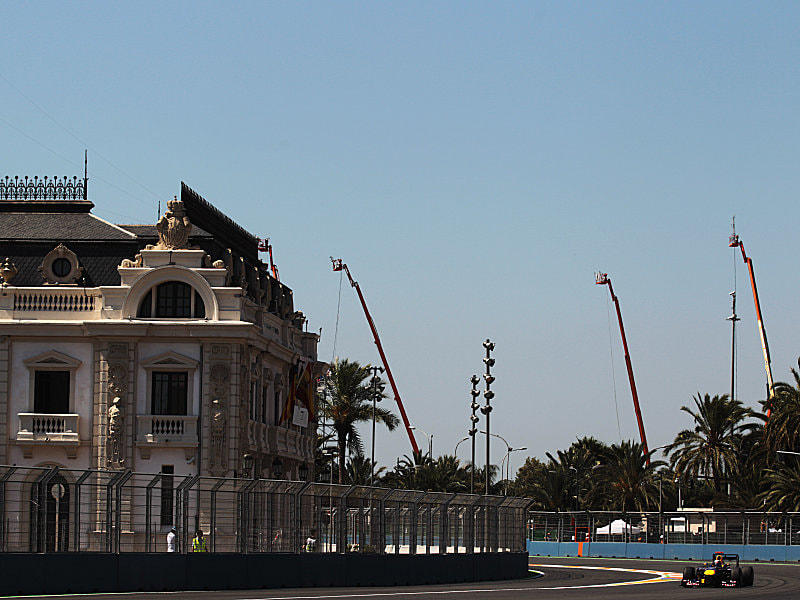 Blitzschnell im Hafen unterwegs: Sebastian Vettel war beim Qualifying in Valencia wieder einmal nicht zu schlagen.